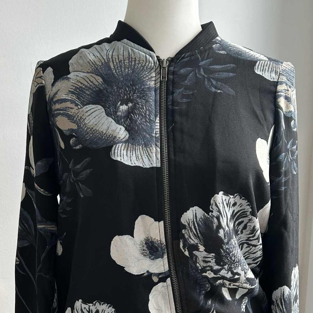 Vero Moda Black-Grey Floral Crepe Lined Bomber Jacket with Rib-Knit Trims – EU M